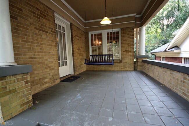 Building Photo - 997 McLynn Ave NE