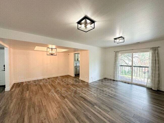 Building Photo - 5500 Springtree Ln