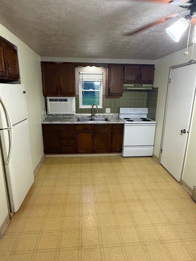 Kitchen - 3996 S Schenley Ave