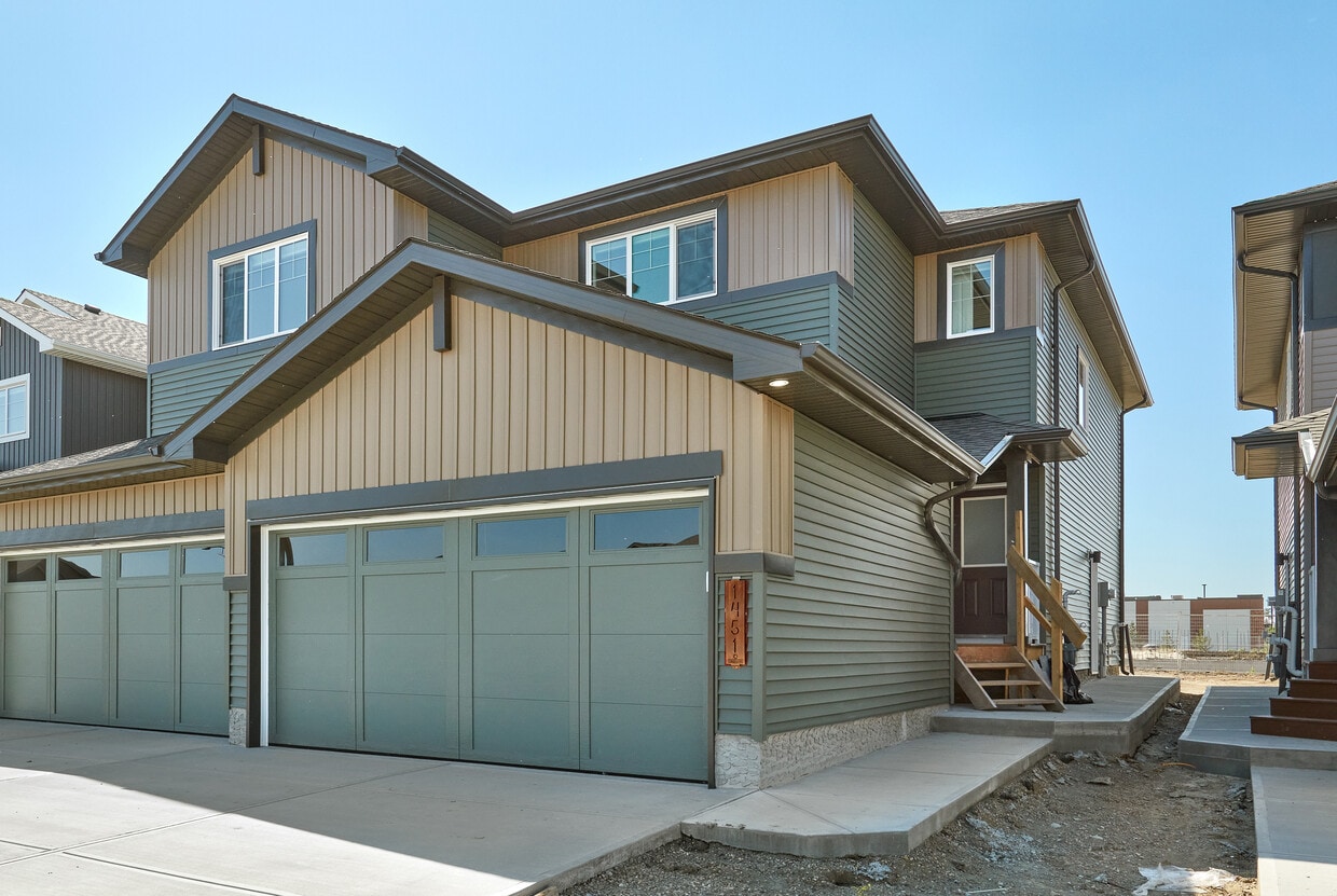 Building Photo - 1451 Cherniak Way SW