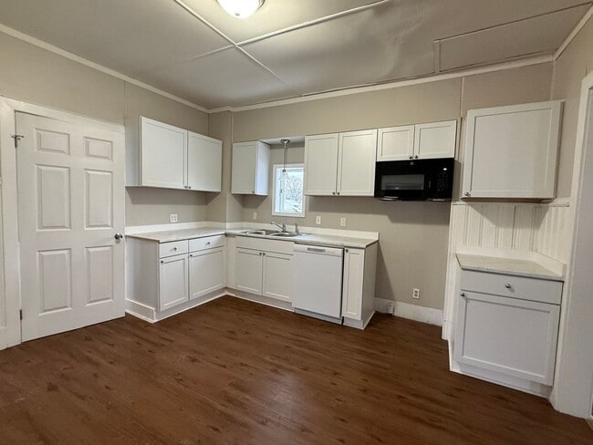 Building Photo - Stone Fortress Plaza Holdings, LLC