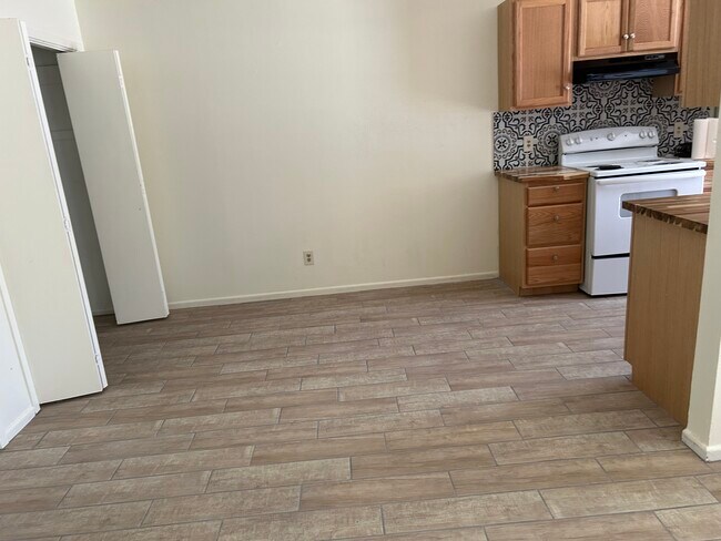 Building Photo - FSDuplex