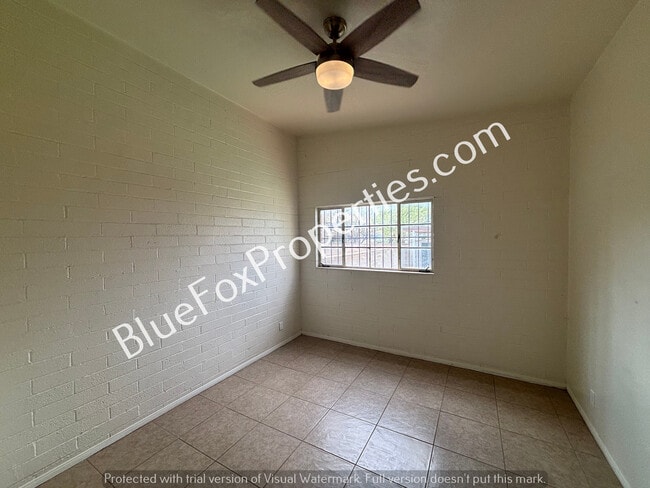 Building Photo - 2640 E 10th St