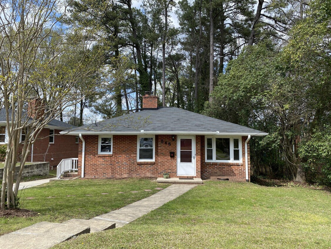 Foto principal - 648 Linfield Dr