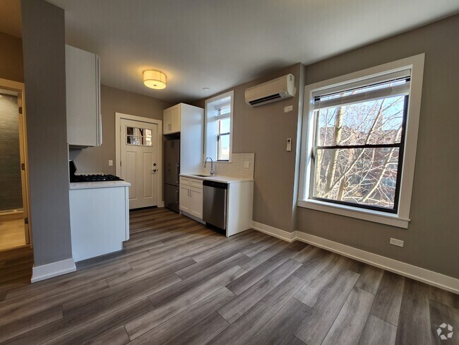 Building Photo - 3931 N Janssen Ave