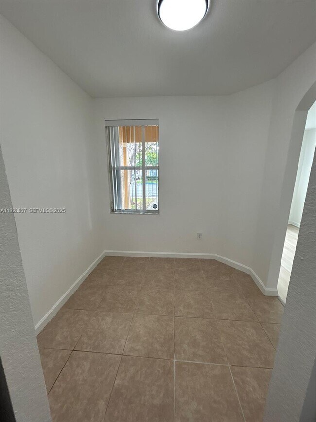 Foto del edificio - 230 SE 29th Ave