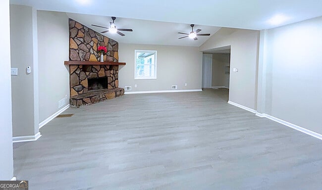 Foto del edificio - 3793 Rainbow Dr