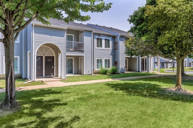 Building Photo - Oaks at Hampton Apartments