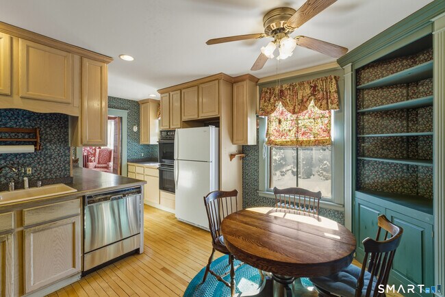 Foto del edificio - 87 Migeon Ave