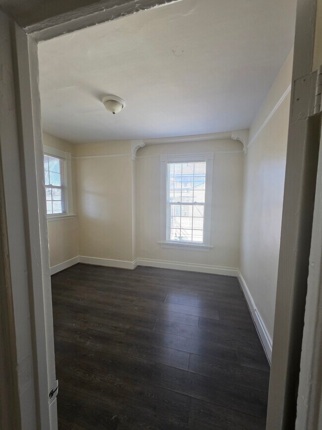 Foto del edificio - 3451 Salisbury St