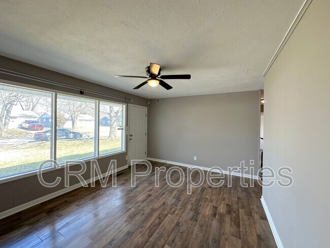 Foto del edificio - 1109 E Cornell Rd