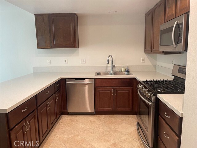Foto del edificio - 1620 Silver Maple Dr