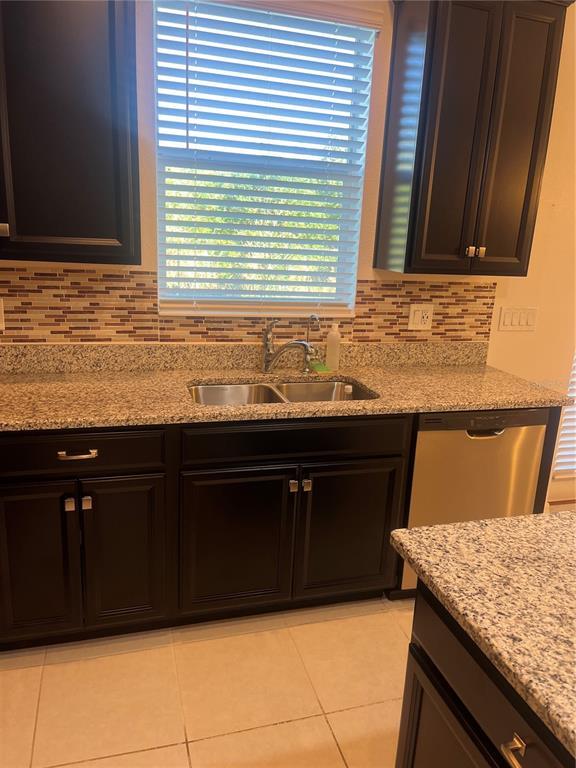 Foto del edificio - 6857 Tussilago Way