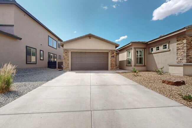 Building Photo - 1723 Mount Hood Trl NW