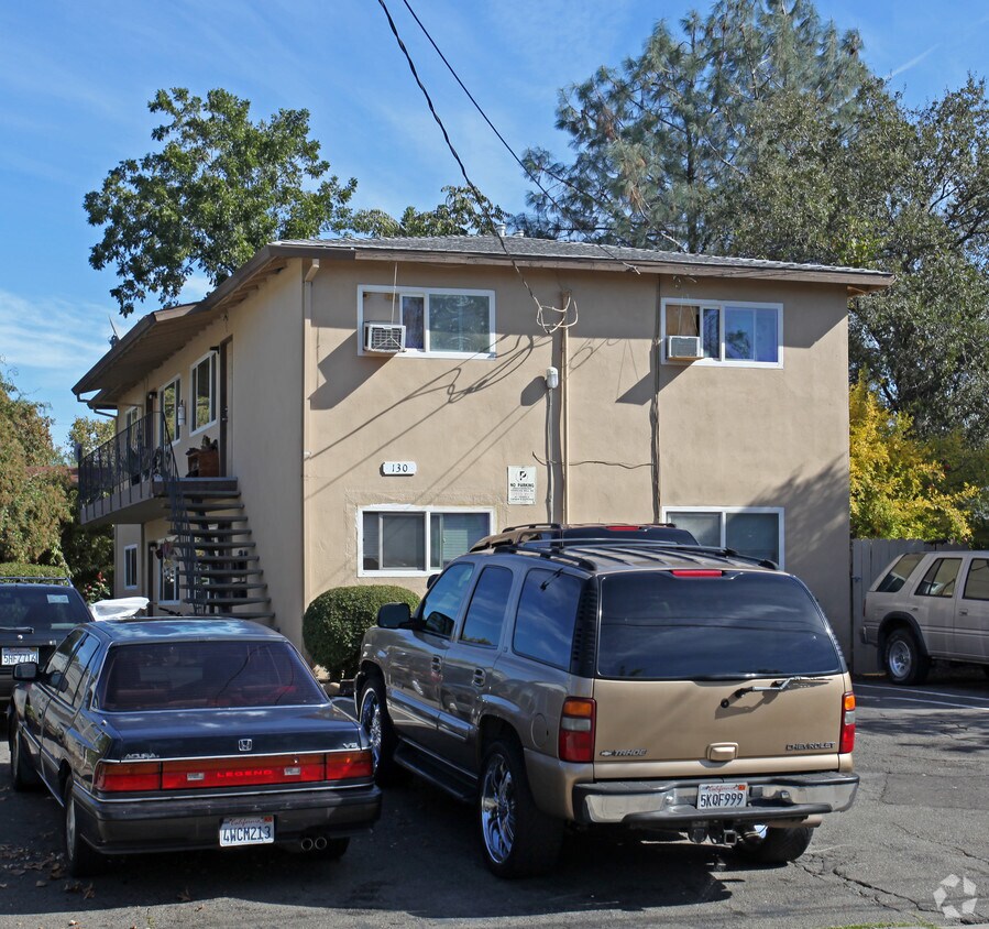 Primary Photo - 130 Elm St