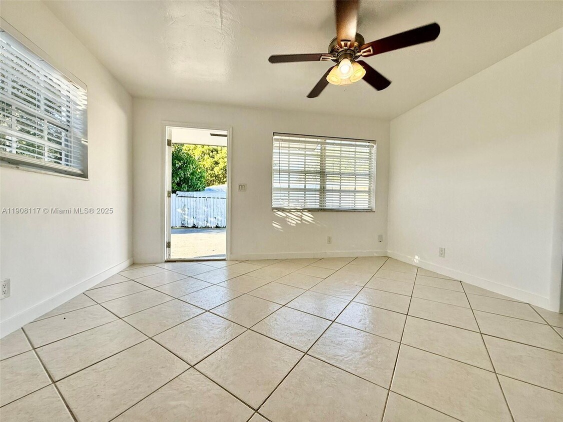 Foto principal - 906 SW 7th Terrace