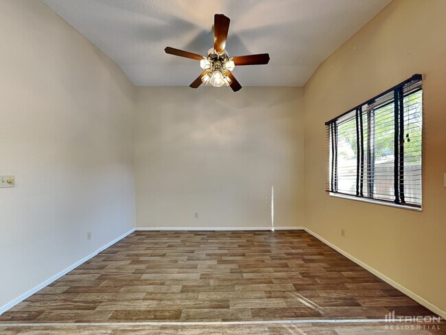 Building Photo - 1582 Woodhaven Ln