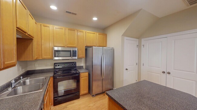 Building Photo - 378 Summergate Dr