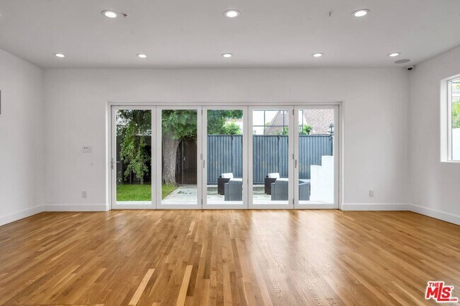 Building Photo - 349 S Clark Dr