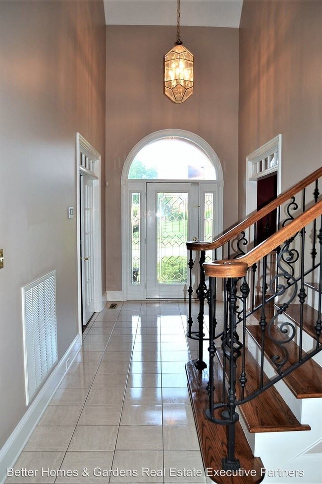 Building Photo - 6 br, 5 bath House - 745 Jones Creek Dr