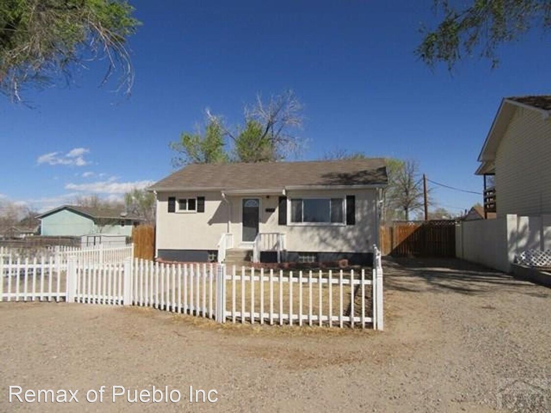 Foto principal - 4 br, 2 bath House - 4415 ST CLAIR Ave.