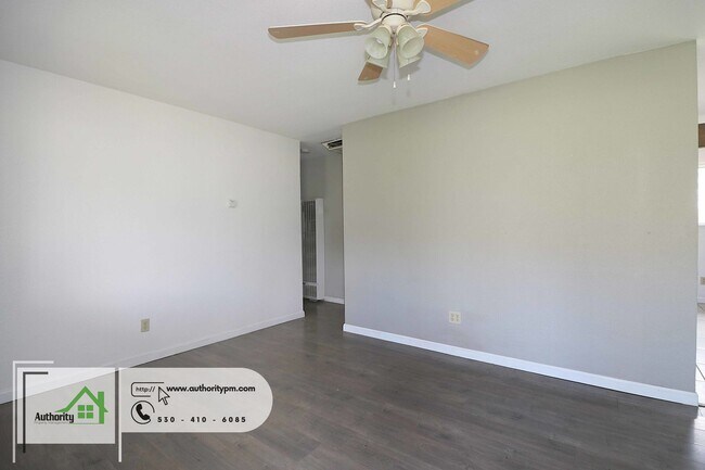 Foto del edificio - 7594 Silver Bridge Rd