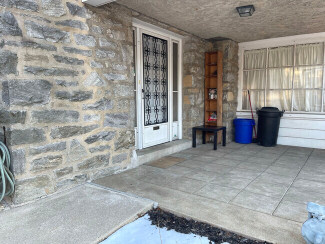 Building Photo - 235 Highland Ave