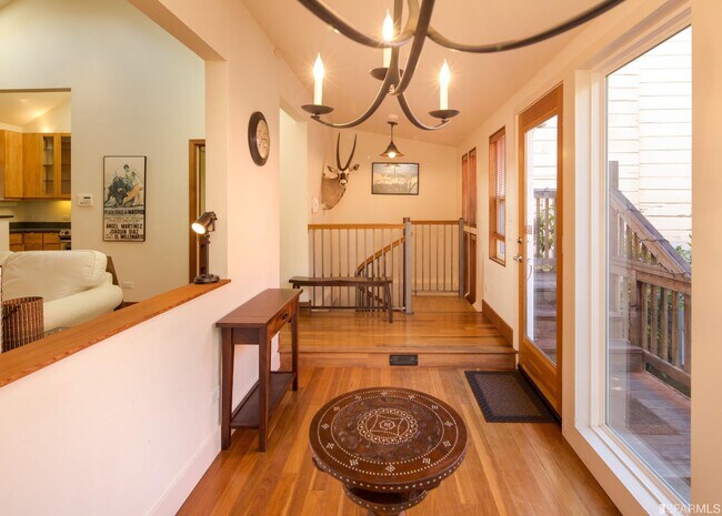 Building Photo - 762 Bay St