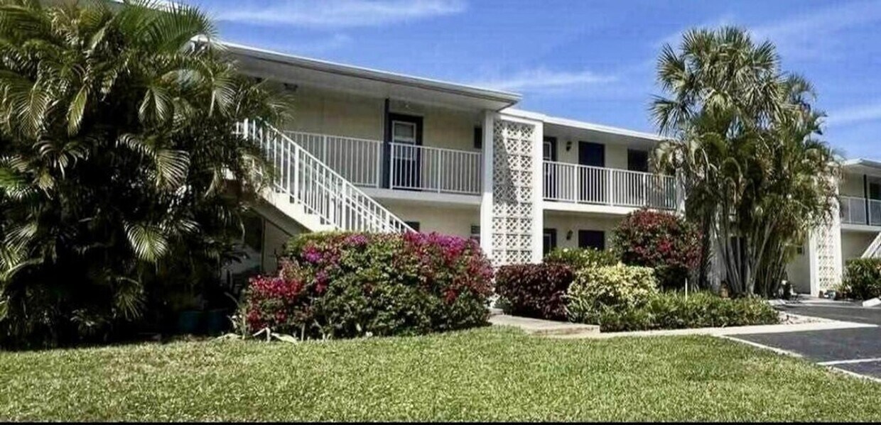 Photo - 813 Hummingbird Way 8a, North Palm Beach, FL 33408