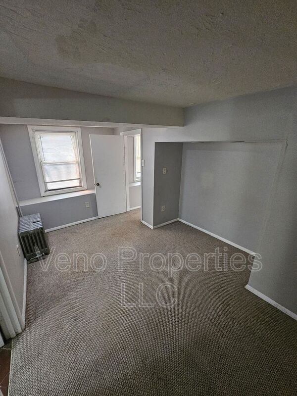Building Photo - 293 Hudson Ave