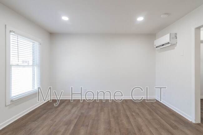 Foto del edificio - 931 Cantwell St