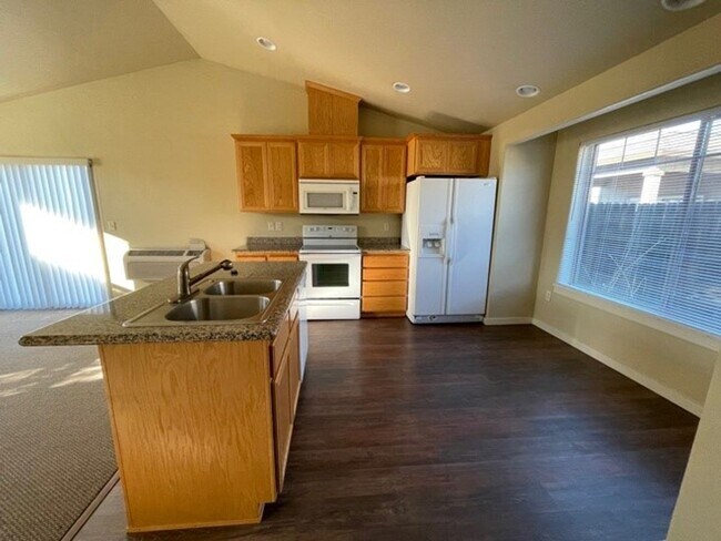 Foto del edificio - Nice 1 Bedroom 1 Bath Located in the Frien...
