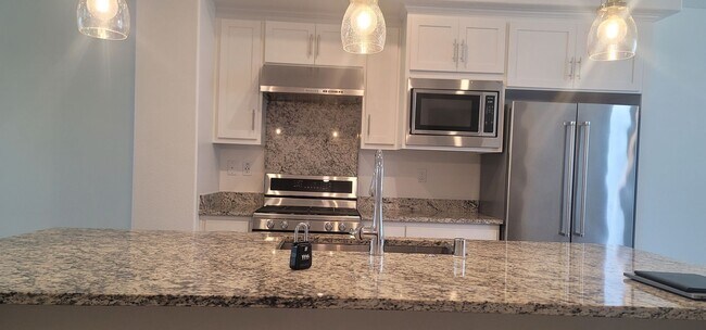Foto del edificio - Modern 3-Bedroom Townhome in the Heart of ...