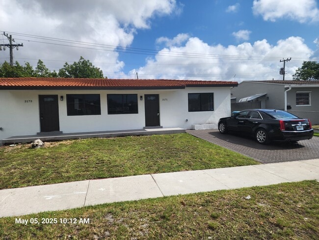 Building Photo - 3171 SW 11th St