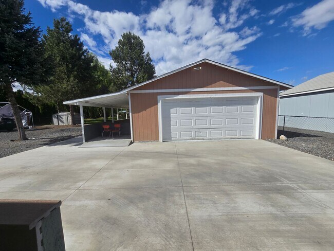 Foto del edificio - Beautiful 2Bedroom Home Available Now!
