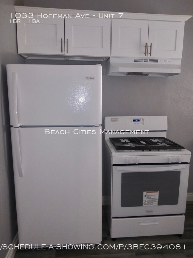 Building Photo - Beautifully Remodeled One Bedroom Apartment!