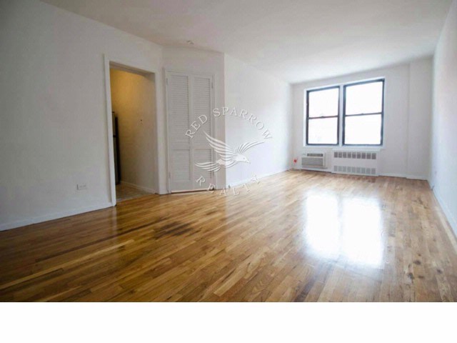 Building Photo - 165 Christopher St
