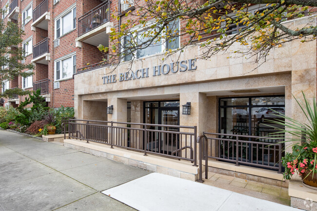 Entrance Photo - The Beach House