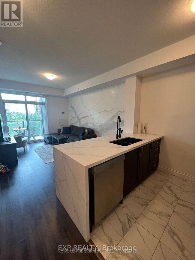 Building Photo - 125 Shoreview Pl