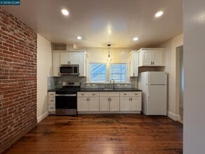 Building Photo - 2303 Sonoma Blvd