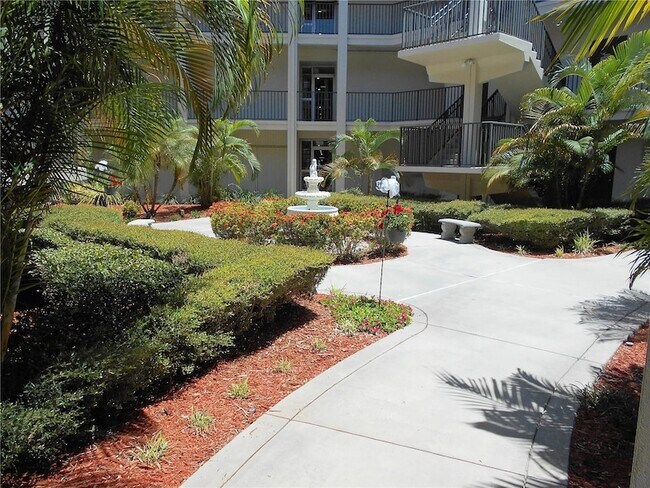 Building Photo - 2700 Bayshore Blvd
