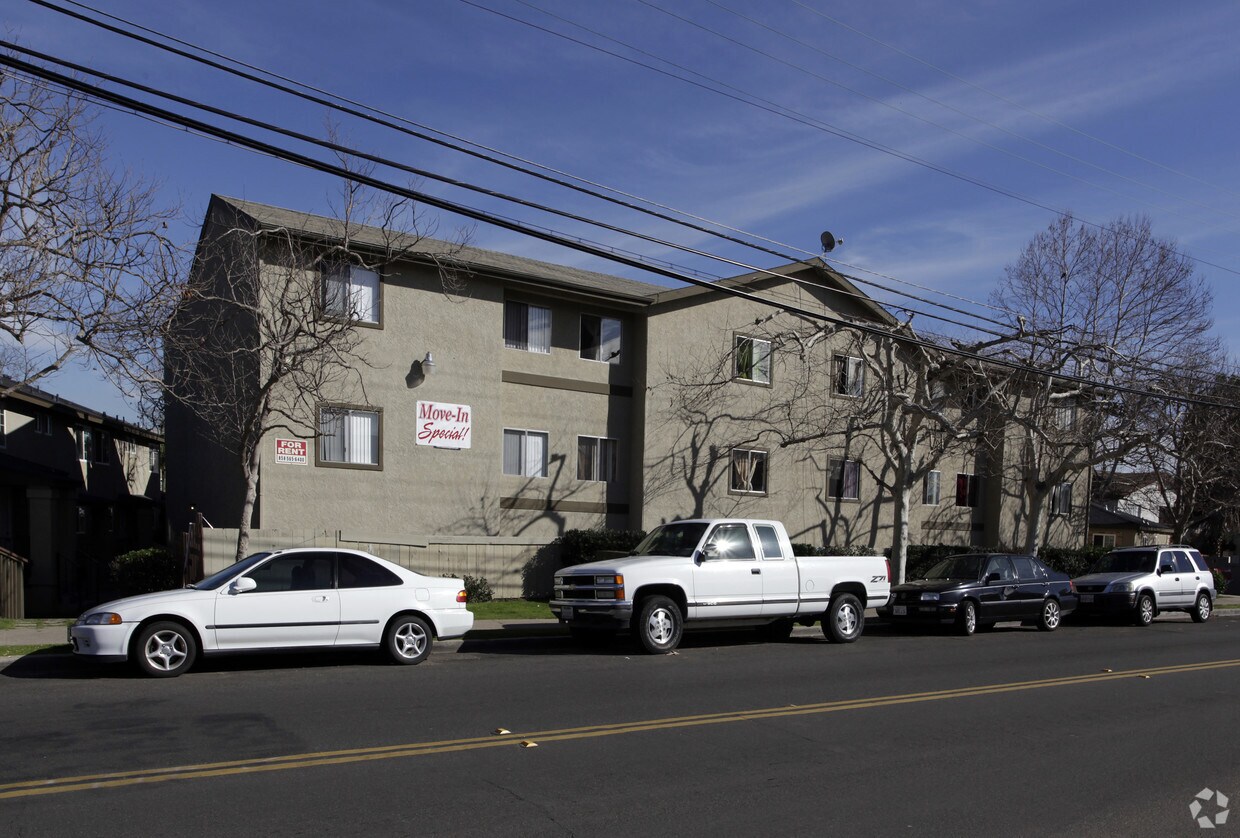 Building Photo - Parkview Apartments