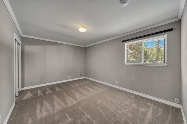 Foto del edificio - 3 bedroom condo near Santana Row!