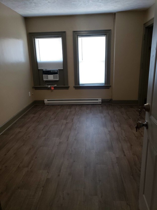 Foto principal - 106 N 10th St
