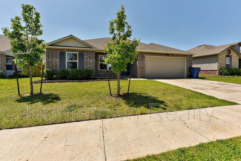 1713 Settlers Crossing Blvd, El Reno, OK 73036 House Rental in El