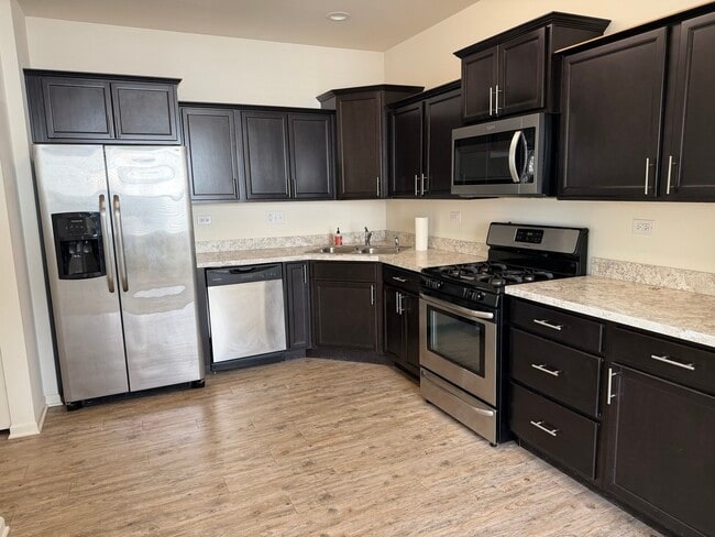 Foto del edificio - 658 Anchorage Ct