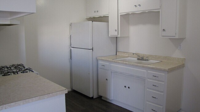 Foto del edificio - Rosedale Hwy Duplex