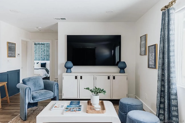 Building Photo - 1231 Center Ave