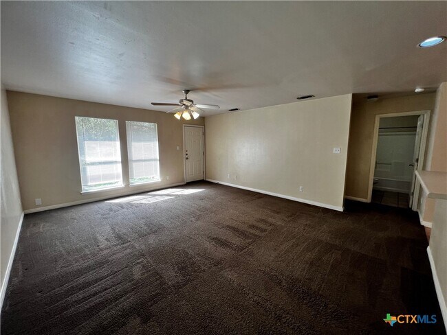 Foto del edificio - 1223 Clyde St