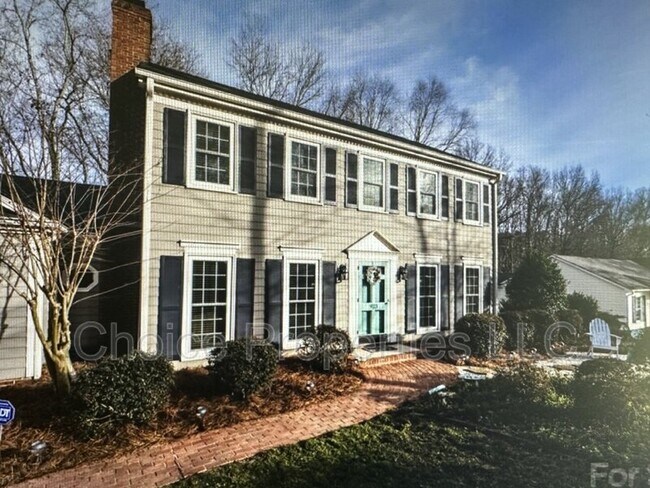 Building Photo - 923 Somersby Ln